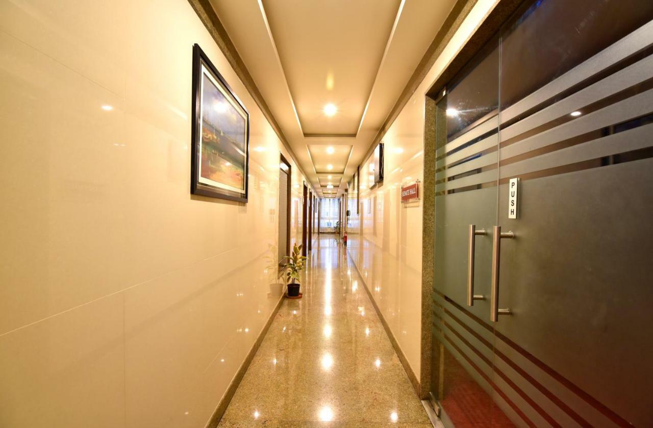 I V Sanctum Hotel Bangalore Exterior foto